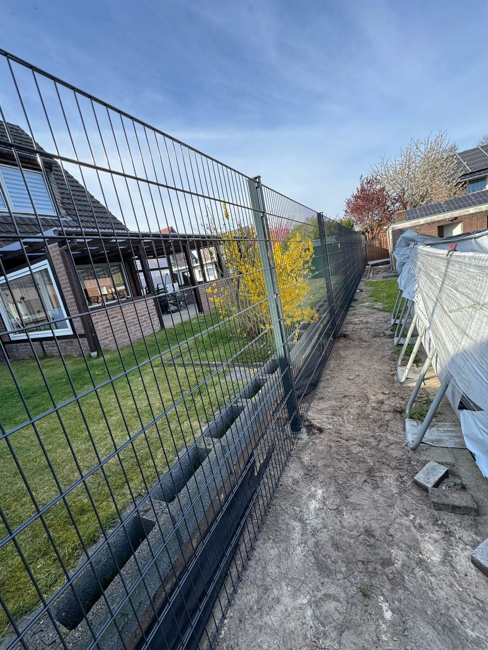 Doppelstabmattenzaun 6/5/6 in Ahaus &ndash; Zaunonkel GmbH