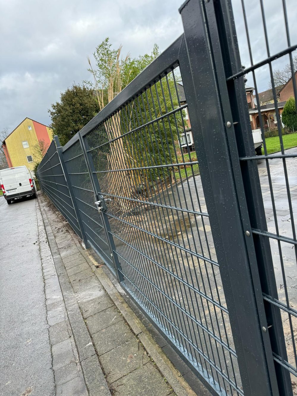 Doppelstabmattenzaun 8/6/8 in Ahlen &ndash; Zaunonkel GmbH