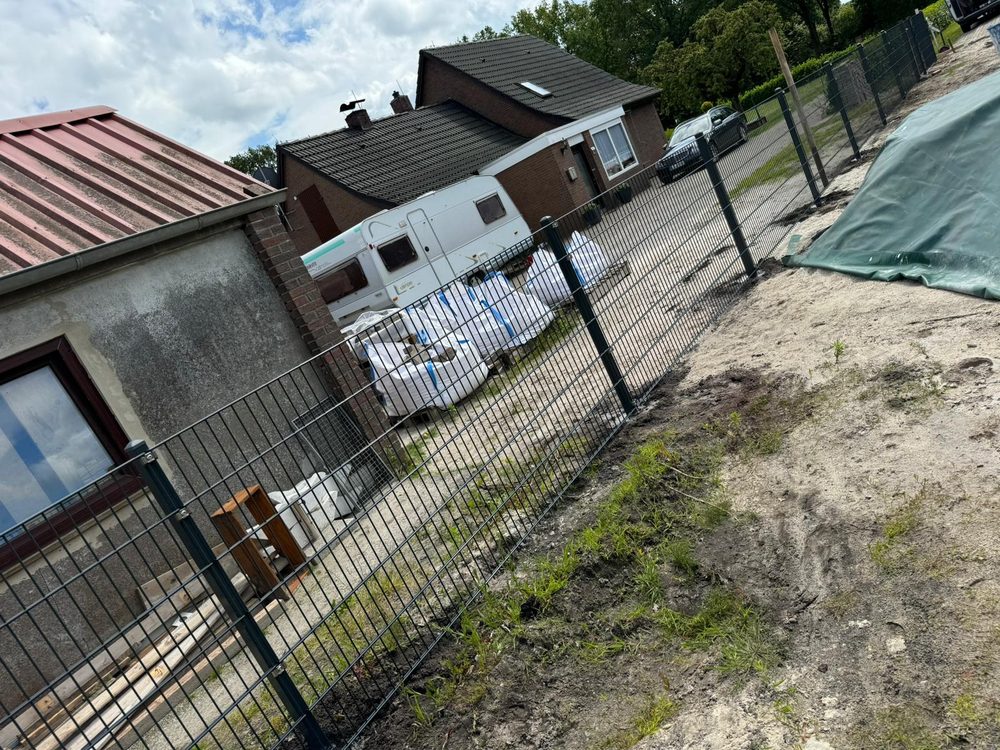 Doppelstabmattenzaun + WPC-Sichtschutzzaun in Barßel &ndash; Zaunonkel GmbH