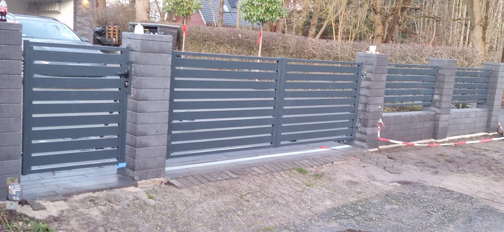 Maßgefertigter Design- und Frontzaun Modell Malachit in bremen &ndash; Zaunonkel GmbH