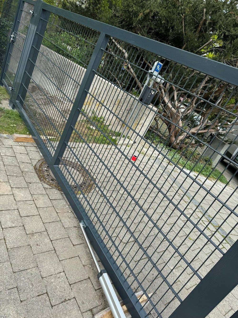 Tor in Ismaning &ndash; Zaunonkel GmbH