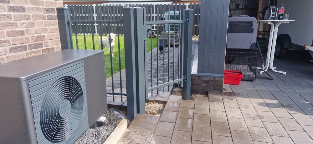 Maßgefertigter Design- und Frontzaun Modell Agat in Ostrhauderfehn &ndash; Zaunonkel GmbH