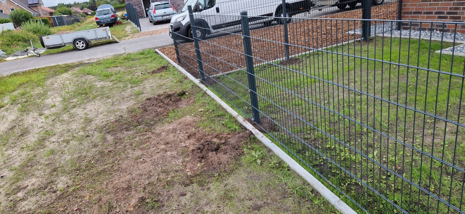 Doppelstabmattenzaun 6/5/6 in Ostrhauderfehn &ndash; Zaunonkel GmbH
