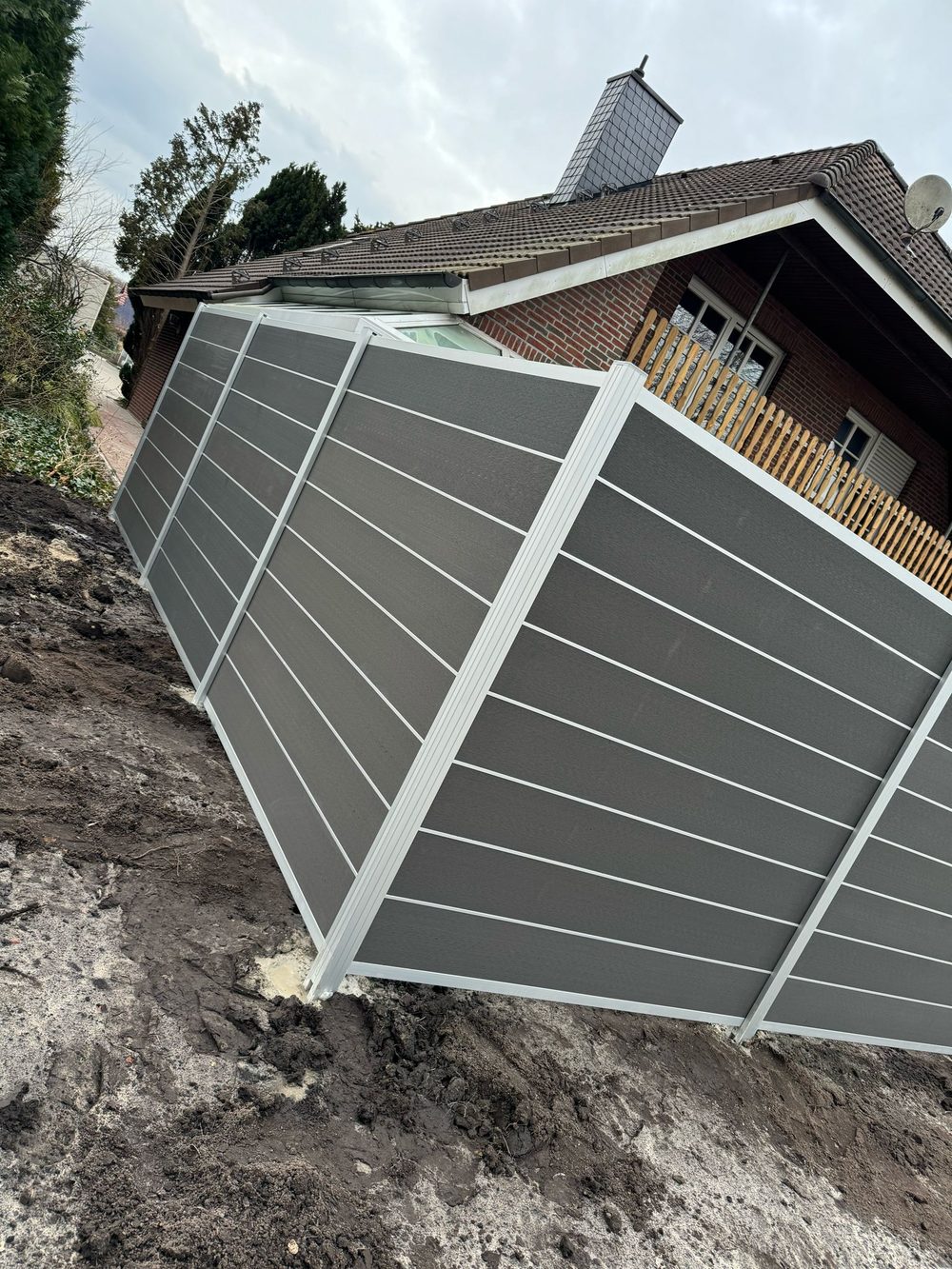 WPC-Sichtschutzzaun in Ostrhauderfehn &ndash; Zaunonkel GmbH