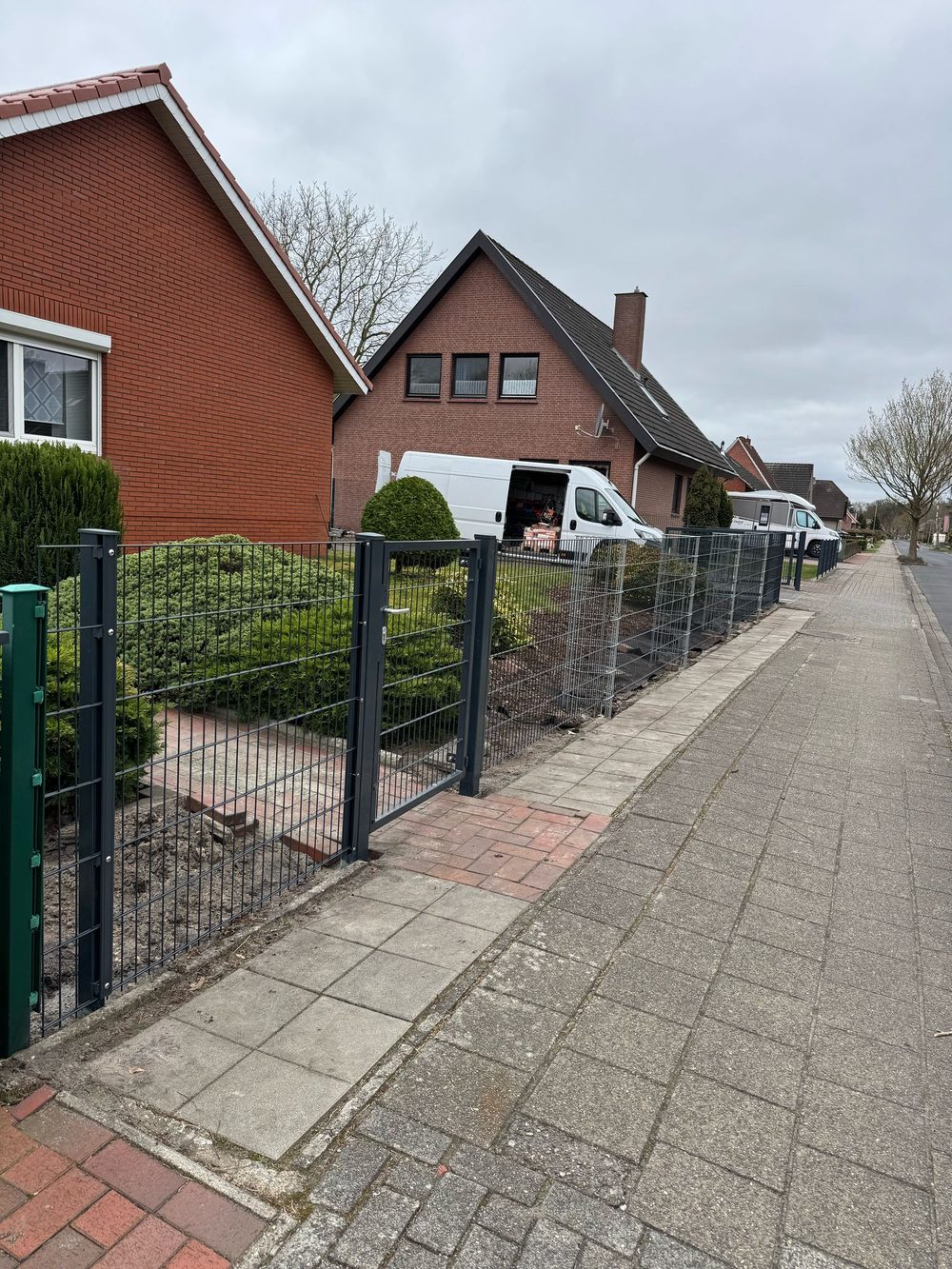 Doppelstabmattenzaun in Rhauderfehn DSM &ndash; Zaunonkel GmbH