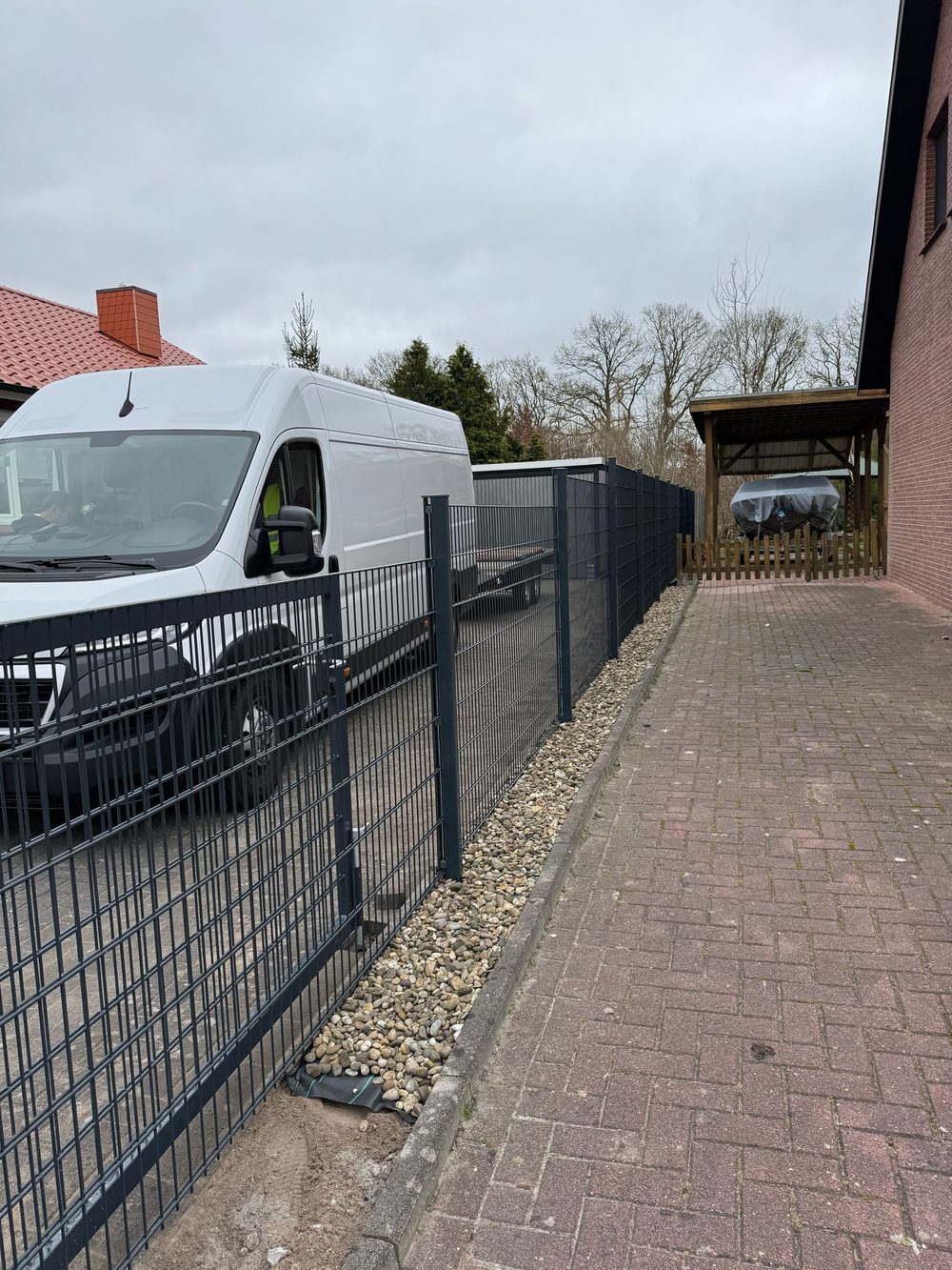 Doppelstabmattenzaun in Rhauderfehn DSM &ndash; Zaunonkel GmbH