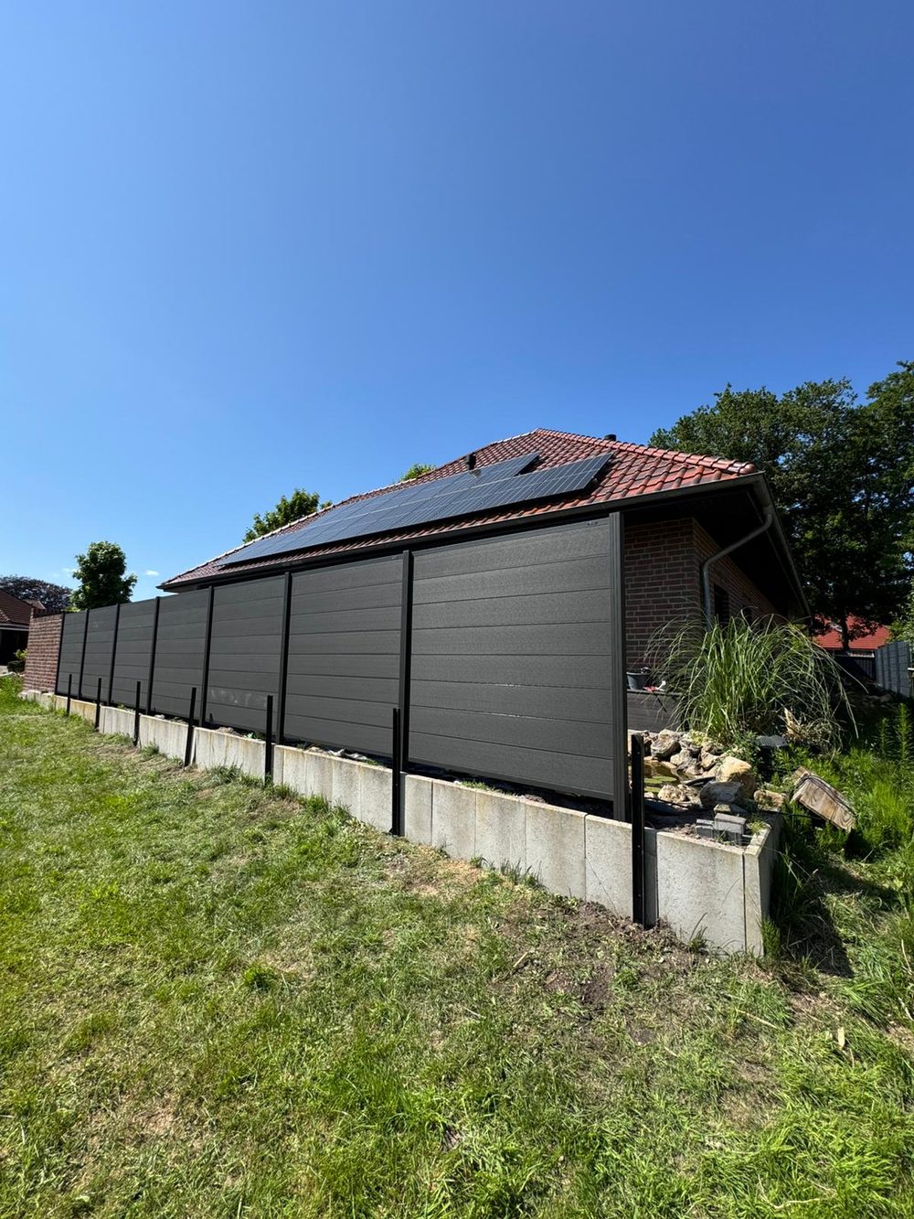 WPC-Sichtschutzzaun in Rhauderfehn &ndash; Zaunonkel GmbH