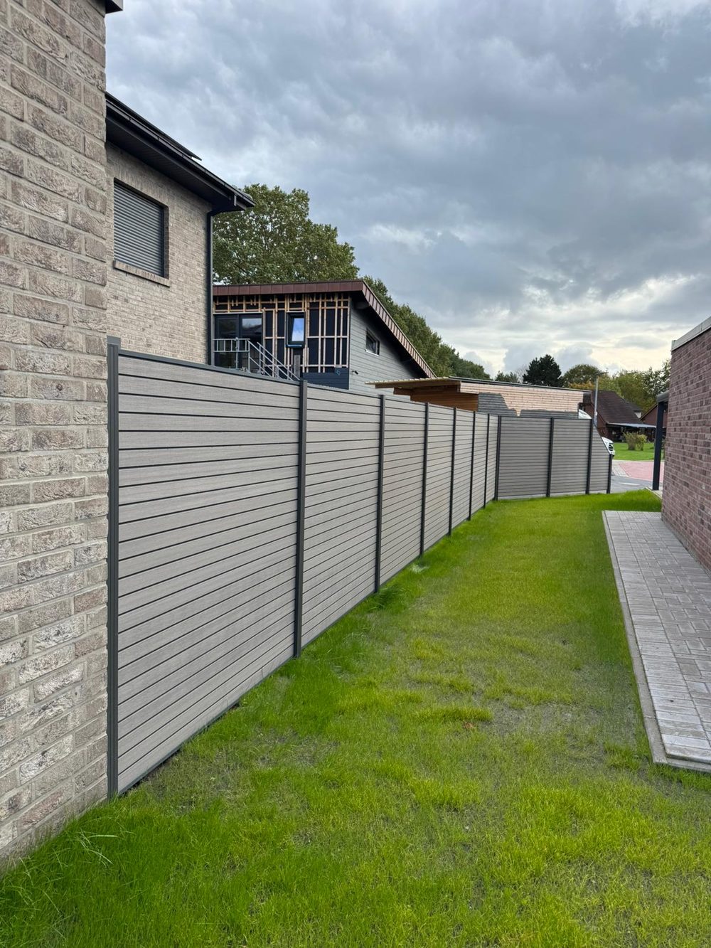 WPC-Sichtschutzzaun in Scharrel &ndash; Zaunonkel GmbH